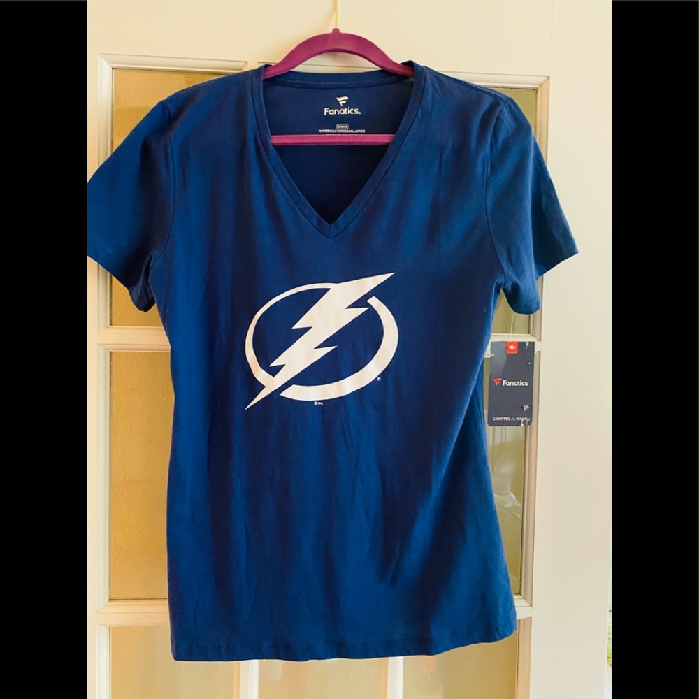 Tampa Bay NHL Official  Ladies Lightening ⚡️⚡️⚡️NWT official tee shirt